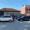 Stanari Vojvode Stepe ogorčeni zbog zabrane parkiranja, inspekcija poručuje – trotoar je javna površina