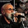 Novi snimci haosa na koncertu Dina Merlina: Besna rulja počela da se penju uz stadion, prete i žele haos