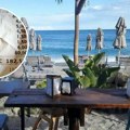 Ogorčeni turista objavio cenovnik sa plaže u Italiji: "Ovolika suma za ležaljke nije najgore što vidite"