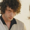 Ima samo 23 godine i već igra legendu: Ko je Dominik Sesa, zvezda filma o Entoniju Bordejnu - predviđaju mu ogroman uspeh