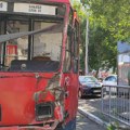 Na Trošarini u sudaru tramvaja i autobusa povređeno 12 osoba