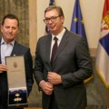 (Foto) Vučić uručio Grenelu Orden: „Obogatio je odnose Srbije i SAD“