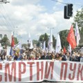 Započela svečana šetnja "Besmrtni puk" povodom 80 godina Dana pobede