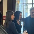 Komemoracija erolu kadiću: Ćerka i supruga slomljene od bola, kolege pristižu da odaju počast glumcu