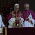 Papa se nudi da rešava sukobe u svetu: Lav XIV poručio da je Vatikan je na raspolaganju da "omogući neprijateljima da se…