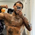(Foto) Nemanja Gudelj skinuo majicu i spustio šorts: Cecinog zeta ovakvog niste videli! Preznojio se, pa pokazao mišićavo…