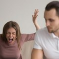 Jeziva scena u Beogradu! Devojka ga grebala noktima po licu, grizla po telu...
