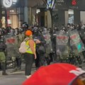 (VIDEO) Kordon policije kod "Londona", građani im poručuju: Idite na Kosovo