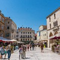 Srbin proteran iz Hrvatske zbog podignuta tri prsta