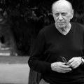 Skinuti prozori, smeće, pukli zidovi, a dvorište zaraslo u korov: Kuća pokojnog Predragana Živkovića Tozovca danas je ruševina…