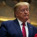 Трамп прогласио ништавним сва документа које је Бајден потписао аутопеном
