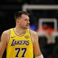 Luka Dončić na Božić Amerikancima pokazao ko je tata: Dominirao i pogađao nemoguće šuteve