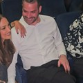 Prija i Filip zagrljeni u 1. redu na koncertu Jakova Jozinovića: Pored njih stigle i ove poznate ličnosti