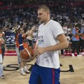 VIDEO Neočekivana scena u tunelu Arene: Jokić krenuo ka svlačionici, a onda naišao Pešić - reakcija govori sve o odnosu između…