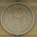 Većina ekonomista očekuje da FED zadrži kamate na istom nivou do kraja godine