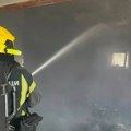 Zapalilo se smeće, izgoreo objekat na Keju žrtava racije: Požar u Novom Sadu
