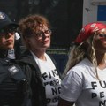 (VIDEO) Glumice Suzan Sarandon i Hana Ajnbajnder uhapšene tokom protesta u Njujorku
