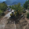 Put koji su meštani godinama čekali: U Dušmanićima počela rekonstrukcija 1,2 kilometra puta