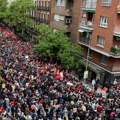 Hiljade pristalica socijalista mole premijera Španije da ne podnese ostavku