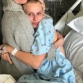 Dijagnoza užasna, tkivo joj potpuno istrulilo Manekenki zbog teškog oboljenja amputirali obe noge (foto)