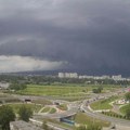 Crni oblaci prekrili Zagreb! Snažna oluja u Hrvatskoj, vetar čupa drveće