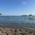 "Peku se na najjačem suncu sa malom decom da bi selo videlo da smo bili na moru" Hrvati ogorčeni na turiste: "a tek ovo…