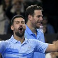 Grande Delpo - Novak mu uručio trofej, a on bez njega nije hteo da ga podigne VIDEO