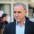 I Ponoš protiv blokadera koji žele izbore: Srbija nije pitanje četiri studentska zahteva! Zahtev za vanredne izbore je…