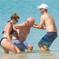 "Deda i unuka u braku" u 93. godini se venčao 5. put, oženio se 40 godina mlađom, još se priča kako je otkačio bivšu