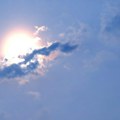 Danas oblaci pa sunce i poneki pljusak Kišobran neka vam bude pri ruci