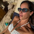 Ana Ivanović se skinula, pa nauljila! Blista nakon razvoda! Pokazala zategnuto telo i očarala sve, pljušte komentari na izgled…