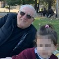 Poznati pevač (70) sa unukom napravio piknik ispred Crkve Svetog Marka: Stavili ćebe na travu, leže i uživaju, a on ne krije…