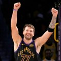Amerikanci zapanjeni: Luka Dončić oborio rekord Kobija Brajanta! (video)