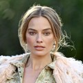 Margot Robbie koristi viralni beauty gedžet o kojem svi pričaju – da li zaista radi?