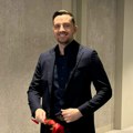 "Kaže mi da treba više da koketiram sa publikom" Mirza Selimović otkrio detalje odnosa sa svojom verenicom, tvrdi da je ona…