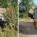 Saobraćajna nesreća između Srbobrana i Bečeja: Automobil sleteo sa glavnog puta i završio u jarku (foto)