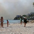 Hiljade evakuisanih na Kritu, borba sa požarima traje u Francuskoj i Španiji