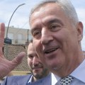 Milo Đukanović prekršio zakon zbog poklona za put u Dubai!