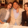 Lara objavila sliku iz vile na Dedinju: Zavirite u dom Zdravka Čolića, kamin i umetnine, sve pršti od luksuza