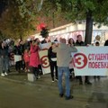 Okupljana studenata i naprednjaka u Užicu i Čačku: Dve Srbije na jednom trgu (FOTO/VIDEO)