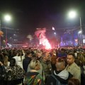 Princ Filip Karađorđević slavio sa studentima na Slaviji: Građani mu prilazili da se fotografišu