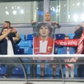 Navijač Crvene zvezde slavio sa transparentom Siniše Mihajlovića: Emotivna scena iz Loznice koja je rasplakala mnoge