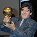 Maradona izgubio zlatnu loptu na pokeru? Sud zabranio da se ona proda! Porodica tvrdi da je ukradena!