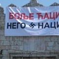 Na Niškoj tvrđavi osvanuo transparent "Bolje Ćaci, nego naci" Građani pružili podršku Milošu Pavloviću! Narod svim…