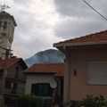 Požar u Vranju Buktinja na livadi gde se nalaze košnice sa pčelama: Vatrogasci rade na gašenju (foto)