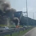 Buktinja progutala vozilo, gusti dim kuljao na sve strane! Automobil izgoreo na auto-putu kod Malog Požarevca: Mogući su…