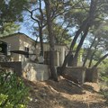 Oglas sa Jadrana mnoge naterao da računaju: Kvadrat kuće prvi red do mora jeftiniji od kvadrata stana u Barajevu