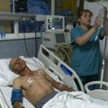 Pretučeni Srbin iz Drena na putu ka Kliničkom centru Srbije