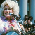 Oglasio se Tramp povodom smrti Doli Parton: "Počevši od večeras..."