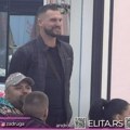 Marko ušao u Elitu, a njegova verenica u šoku! Doneo joj poklone, ona van sebe, pao filmski poljubac